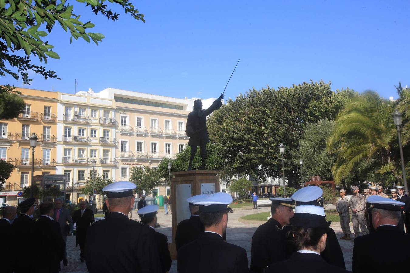 La Armada reivindica en Cádiz la figura de Blas de Lezo con su fragata de testigo